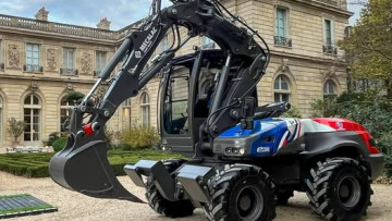 La pelle électrique Mecalac e12 présentée au Palais de l'Élysée