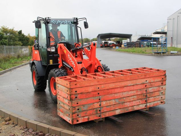 Kubota R070 - Visuel #1