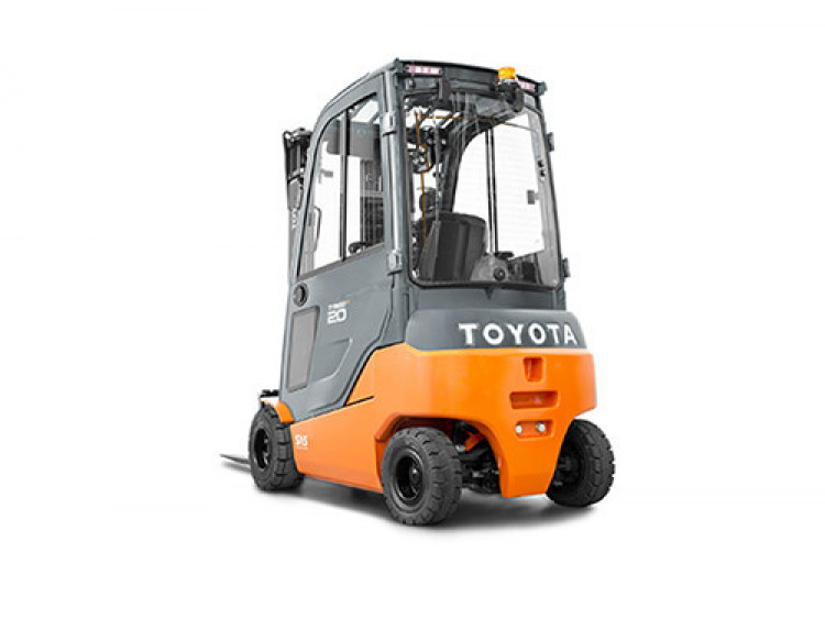 Toyota-Traigo-48-cabin.jpg