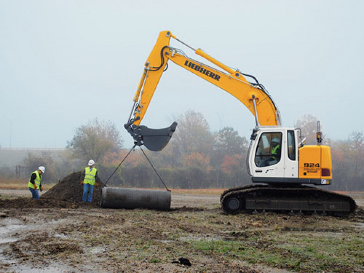 Liebherr-R924.jpg