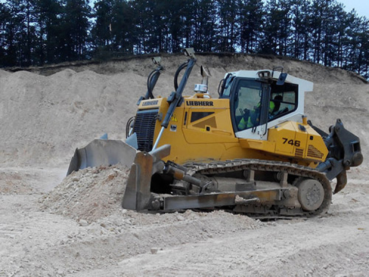 Liebherr-PR746.jpg